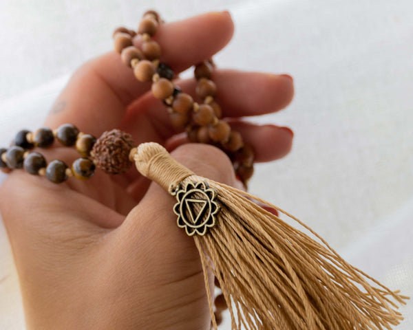 Rudraksha Kette: Guide zu Kraft, Bedeutung & Pflege