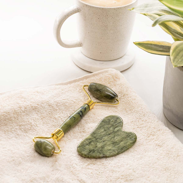 Natural Self gruner Jade Roller Set Gua Sha Bild