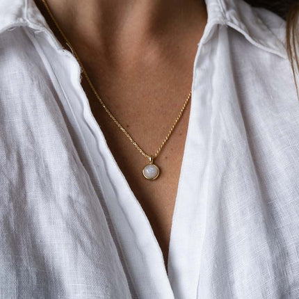 Amelia  - Geburtsstein Kette April