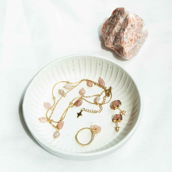 Natural Self Sonnenstein Geburtsstein Schmuck und Suvi Fußkettchen