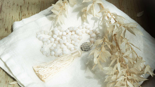 Natural Self Fleur de Vie Mondstein Mala