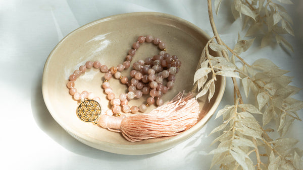 Natural Self Sonnenstein Mala Fleur de Vie Stimmungsbild